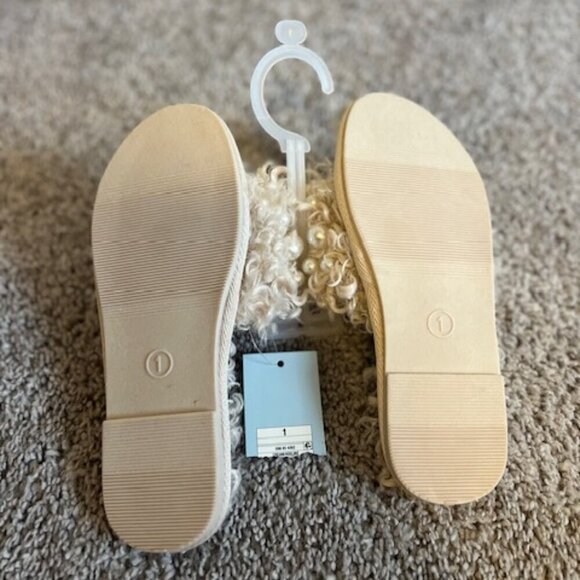 Cat & Jack Pearl Embellished sandals size 1 kids - Picture 4 of 4